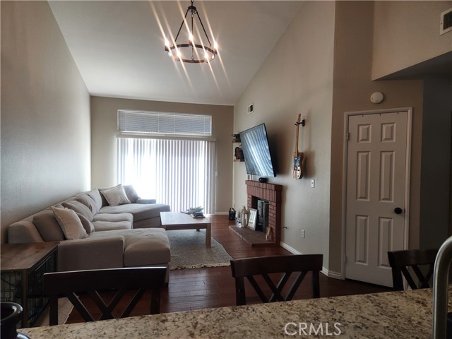 2720 E Walnut Avenue, Orange CA: https://media.crmls.org/medias/80c11500-9e85-4fff-b90d-cc074eb5c254.jpg