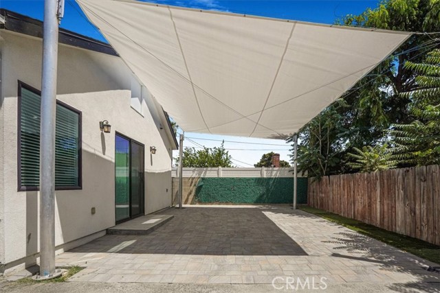 7820 Fulton Avenue, North Hollywood CA: https://media.crmls.org/medias/80c1b0f7-3b00-4e14-885c-0e24dee9d2bd.jpg