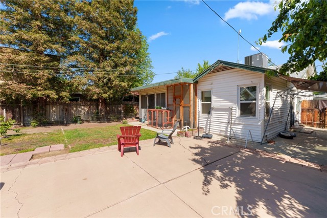 221 College Avenue, Coalinga CA: https://media.crmls.org/medias/80c276bd-1357-4619-916a-c3cb11b75f3e.jpg