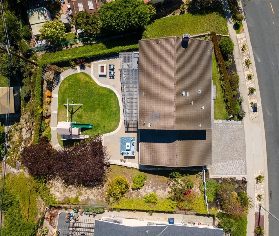 https://media.crmls.org/medias/80c2a4d2-2e75-4ab0-8d29-6736b5ec2035.jpg?preset=X-Large