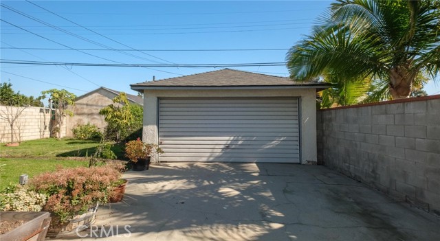 Detail Gallery Image 6 of 44 For 15202 Florwood Ave, Lawndale,  CA 90260 - 5 Beds | 3 Baths