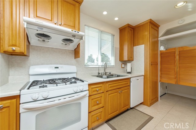 Detail Gallery Image 8 of 22 For 641 N Milford, Orange,  CA 92867 - 3 Beds | 2 Baths