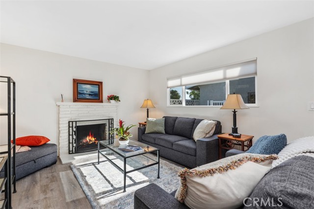 Detail Gallery Image 8 of 32 For 15201 Nottingham, Huntington Beach,  CA 92647 - 3 Beds | 2 Baths