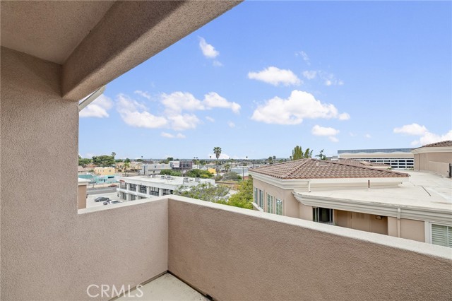 2750 ARTESIA BLVD, Redondo Beach, California 90278, 2 Bedrooms Bedrooms, ,2 BathroomsBathrooms,Residential,Sold,ARTESIA BLVD,SB23099709