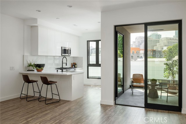 118 Astronaut Ellison S Onizuka Street, Los Angeles CA: https://media.crmls.org/medias/80c531ce-540c-47d9-848b-e8343e2def87.jpg