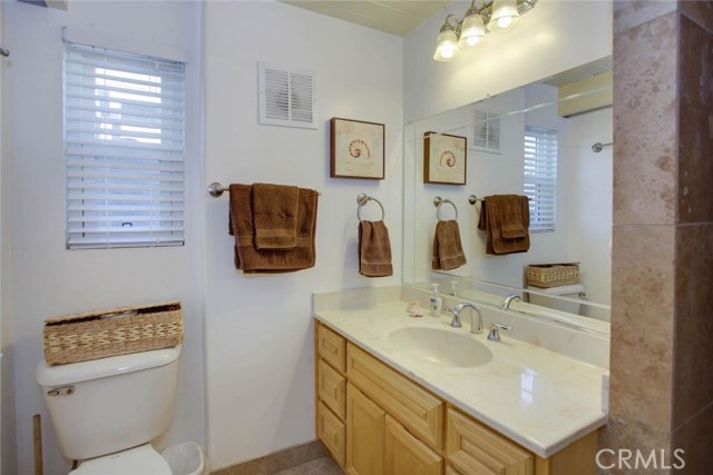 Detail Gallery Image 16 of 17 For 202 15th St #B,  Newport Beach,  CA 92663 - 0 Beds | 1 Baths