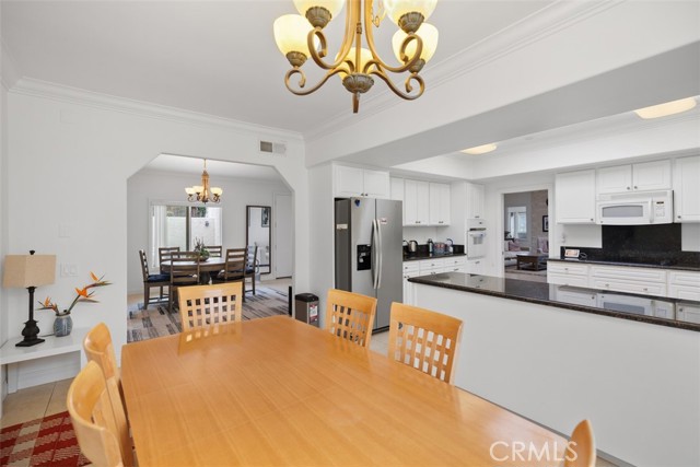 5594 Avenida Sosiega W, Laguna Woods CA: https://media.crmls.org/medias/80c6fa2c-e8ad-4faf-b5da-62dc5e029f2b.jpg