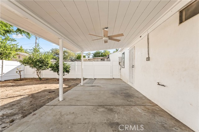 14592 Lyle Street, Sylmar CA: https://media.crmls.org/medias/80c7030d-18a5-41bf-9919-1e1beedfcfb4.jpg