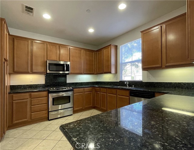 Detail Gallery Image 8 of 16 For 1488 Springfield Way, Upland,  CA 91786 - 3 Beds | 2/1 Baths