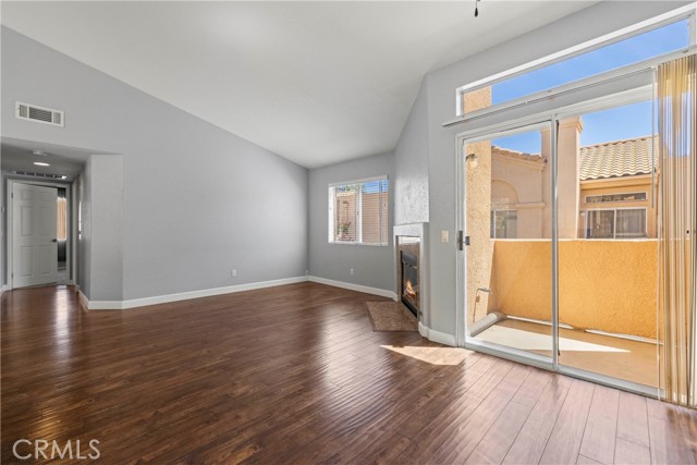 Detail Gallery Image 18 of 44 For 18852 Vista Del Canon #G,  Newhall,  CA 91321 - 2 Beds | 2 Baths