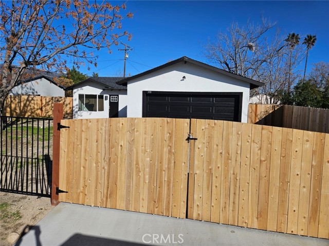 Detail Gallery Image 2 of 14 For 3911 June St, San Bernardino,  CA 92407 - 3 Beds | 2 Baths