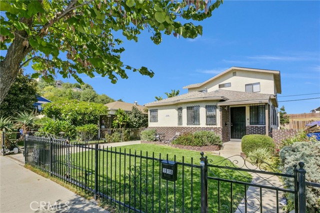 Detail Gallery Image 2 of 48 For 1918 Cyril Ave, Los Angeles,  CA 90032 - 6 Beds | 4/1 Baths