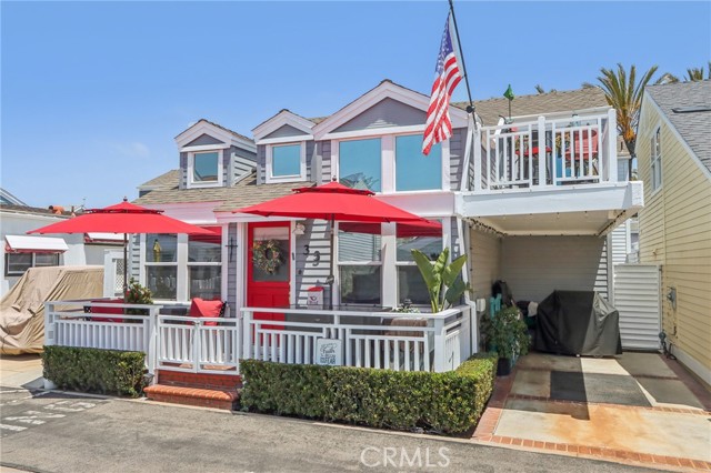 Detail Gallery Image 5 of 55 For 33 El Paseo St, Newport Beach,  CA 92663 - 2 Beds | 2 Baths
