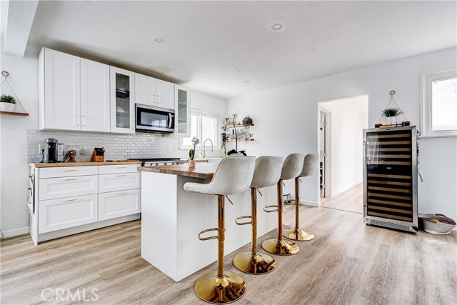 Detail Gallery Image 9 of 29 For 320 E Walnut Ave, El Segundo,  CA 90245 - 5 Beds | 3 Baths