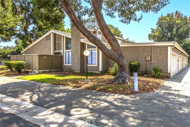 2061 W Redlands Boulevard, Redlands CA: https://media.crmls.org/medias/80cb2c6a-0740-4336-910a-3eafd861c365.jpg