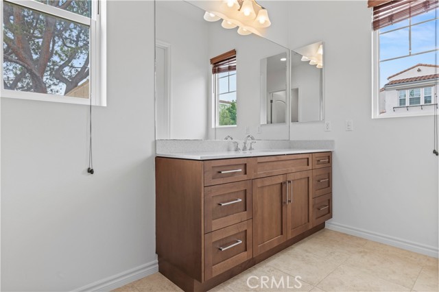 Detail Gallery Image 20 of 69 For 164 Newall, Irvine,  CA 92618 - 4 Beds | 4/1 Baths