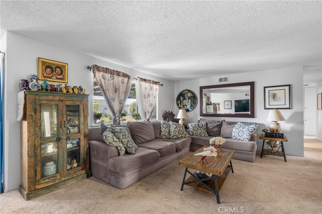 https://media.crmls.org/medias/80cbcfc5-9778-4856-8645-c7b1a2ab9966.jpg?preset=X-Large
