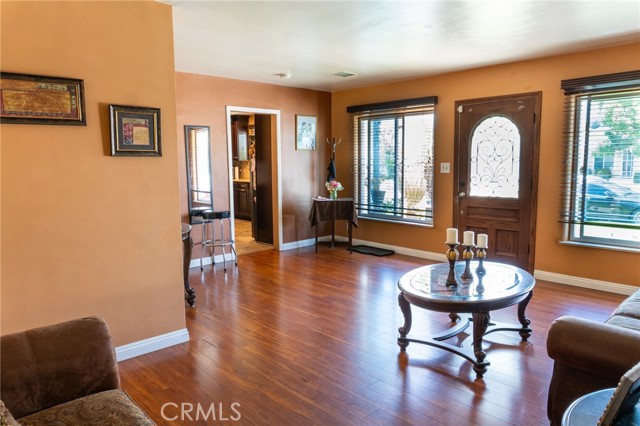 Detail Gallery Image 2 of 14 For 4036 N Foxdale Ave, Covina,  CA 91722 - 3 Beds | 2 Baths