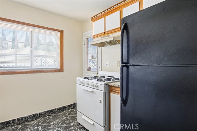 Detail Gallery Image 13 of 36 For 481 20th St, San Bernardino,  CA 92405 - 2 Beds | 2 Baths