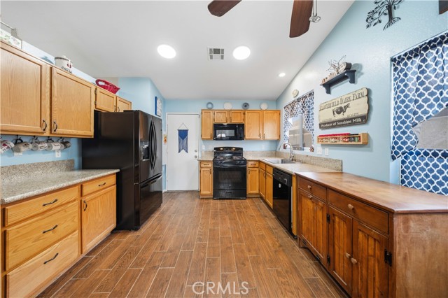 Detail Gallery Image 13 of 41 For 3624 Tanglewood, Rosamond,  CA 93560 - 4 Beds | 2 Baths