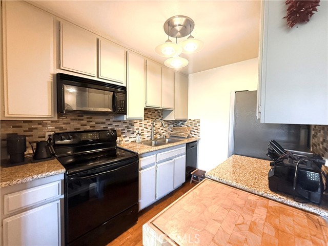 Detail Gallery Image 13 of 31 For 5870 Benner St #204,  Los Angeles,  CA 90042 - 2 Beds | 2 Baths