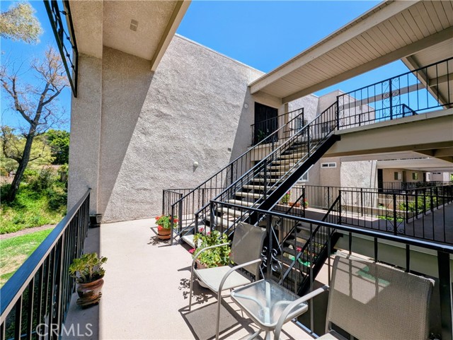 5499 Paseo Del Lago W, Laguna Woods CA: https://media.crmls.org/medias/80cd6911-416a-4735-8a99-875ce9f5ad35.jpg