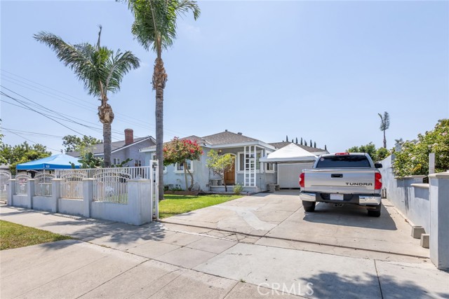 Detail Gallery Image 2 of 27 For 12945 Jefferson Avenue, Hawthorne,  CA 90250 - 3 Beds | 2 Baths