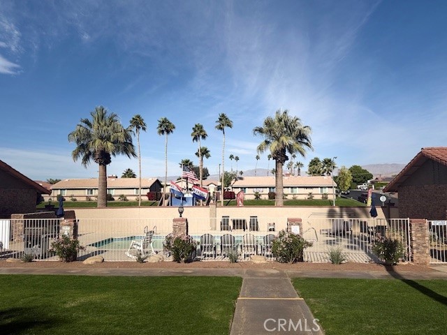 https://media.crmls.org/medias/80cdf7d9-3ffc-4758-b8d4-958115c19594.jpg?preset=X-Large