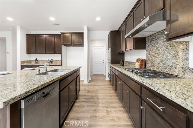 7733 Lupin Street, Chino CA: https://media.crmls.org/medias/80cf58b4-176f-49a9-bb75-096717d38350.jpg