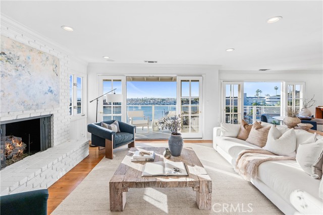 Detail Gallery Image 2 of 54 For 2727 Ocean Bld, Corona Del Mar,  CA 92625 - 3 Beds | 4/1 Baths