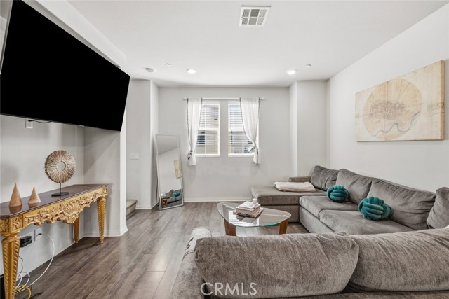 Detail Gallery Image 21 of 47 For 7214 N Chestnut, Van Nuys,  CA 91405 - 2 Beds | 3 Baths