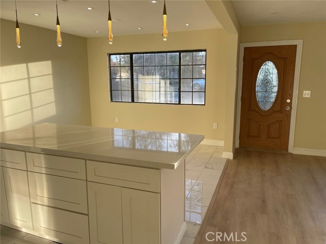 RENOVATED KITCHEN QUARTZ COUNTERS