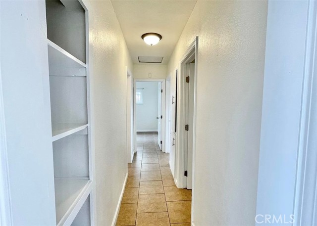 8438 Wystone Avenue, Northridge CA: https://media.crmls.org/medias/80d18e87-974c-47df-94e2-c031810102a5.jpg