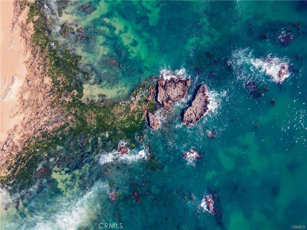 https://media.crmls.org/medias/80d19039-d4fd-4682-bbb0-b595aa85763e.jpg?preset=X-Large
