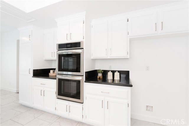 Detail Gallery Image 14 of 75 For 2205 Clark Ln a,  Redondo Beach,  CA 90278 - 3 Beds | 2/1 Baths