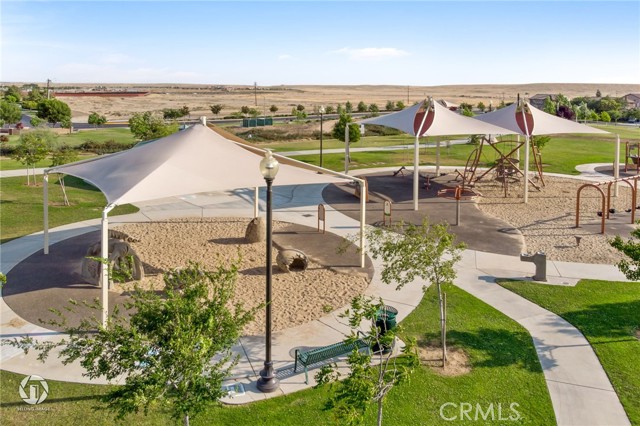 5206 Village Green Lane, Bakersfield CA: https://media.crmls.org/medias/80d1e911-0ff8-4515-a4a8-7395036d388c.jpg