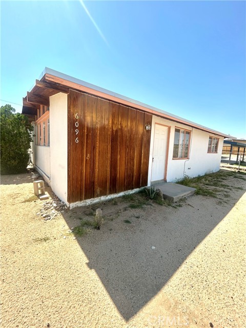 6096 Cahuilla Avenue, 29 Palms CA: https://media.crmls.org/medias/80d1ef88-bab0-4e23-87b9-e99d320e3748.jpg