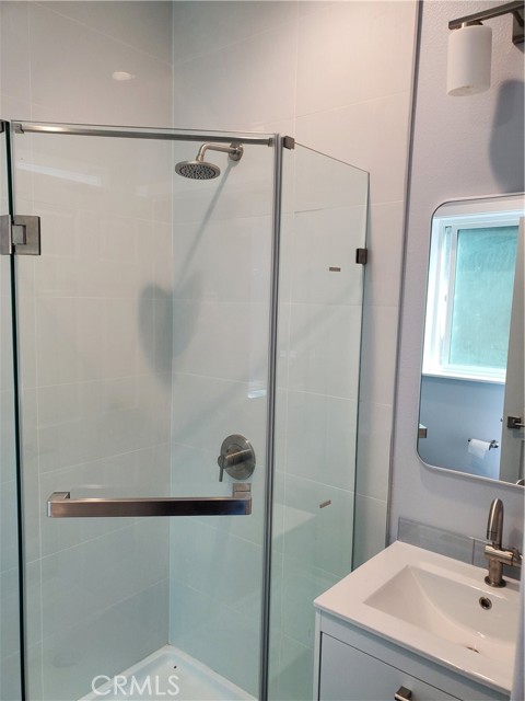 3945 3949 Sycamore Street, Pasadena CA: https://media.crmls.org/medias/80d3bf8d-ea29-4c2b-88f3-be3dcad0c942.jpg