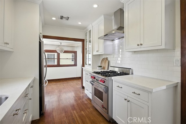 1206 N Keystone, Burbank CA: https://media.crmls.org/medias/80d3c6dd-48c5-42a0-b7a4-d86c19e7fe2b.jpg