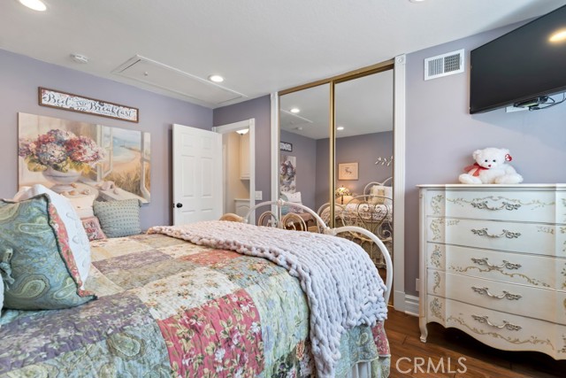 950 Firestone Circle, Simi Valley CA: https://media.crmls.org/medias/80d40cf5-0f39-40bd-b8d9-3792cfef6755.jpg