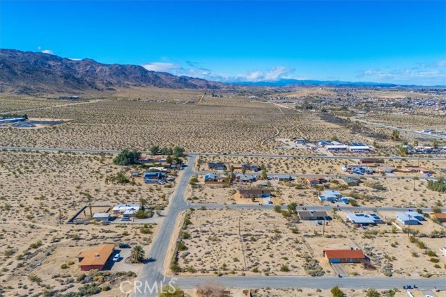 Detail Gallery Image 13 of 22 For 74552 Foothill Dr, Twentynine Palms,  CA 92277 - – Beds | – Baths