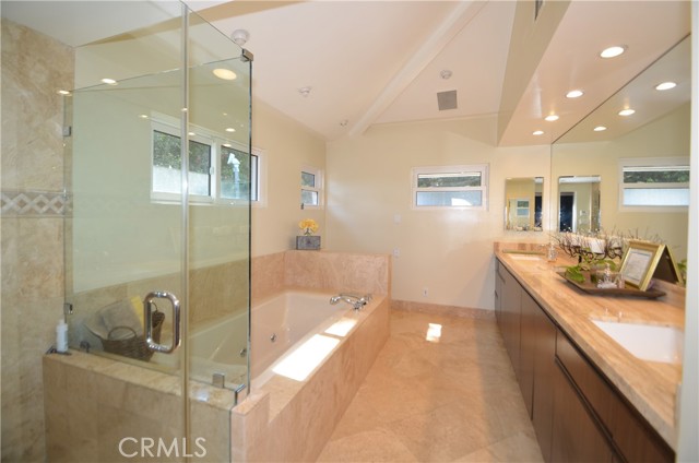 5001 Range Horse Lane, Rolling Hills Estates, California 90274, 3 Bedrooms Bedrooms, ,4 BathroomsBathrooms,Residential,Sold,Range Horse,SB22038227