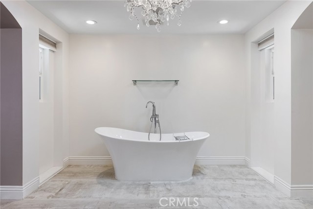 940 N Silent Ranch Drive, Glendora CA: https://media.crmls.org/medias/80d56560-4aad-42f6-aa2f-230bb9a6d660.jpg