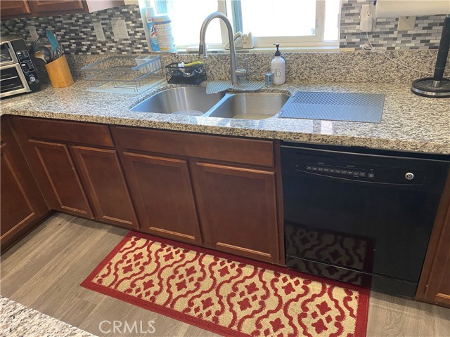 17620 Comfrey Drive, San Bernardino CA: https://media.crmls.org/medias/80d60c55-49ec-42f8-9b9b-737100690df1.jpg