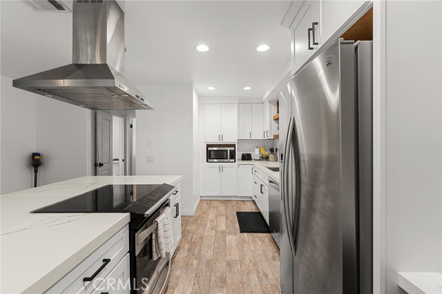571 La Verne Street, Redlands CA: https://media.crmls.org/medias/80d61247-6292-4a49-b4b0-237b7aff8959.jpg
