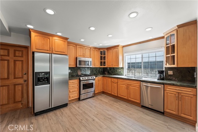 7007 Royer Avenue, West Hills CA: https://media.crmls.org/medias/80d636f7-fb20-4541-9857-f26d6a657164.jpg