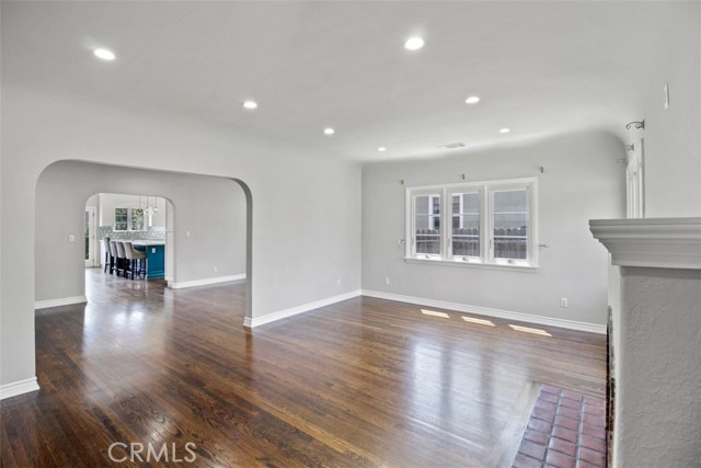 Detail Gallery Image 6 of 36 For 2682 E Villa St, Pasadena,  CA 91107 - 4 Beds | 3 Baths