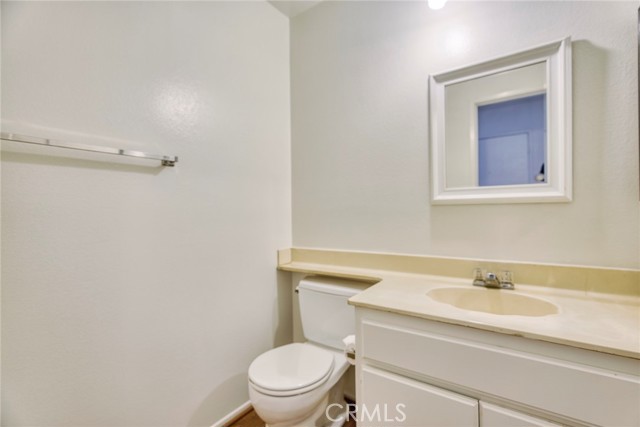 Detail Gallery Image 8 of 21 For 1151 N Dresden St #17,  Anaheim,  CA 92801 - 3 Beds | 2/1 Baths