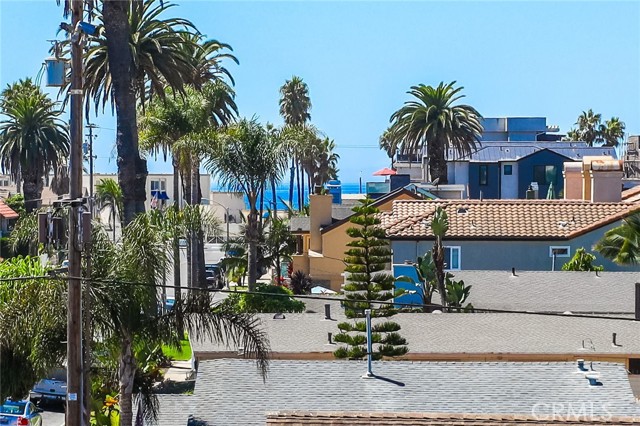 309 8th Street, Huntington Beach CA: https://media.crmls.org/medias/80d76569-5214-4907-98f1-e5572e3fc93d.jpg