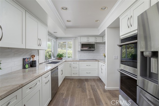 Detail Gallery Image 9 of 36 For 2727 Island View Dr, Corona Del Mar,  CA 92625 - 4 Beds | 2/1 Baths